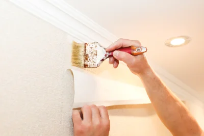 Pose de papier peint au Dézert — revêtements muraux et toiles de verre